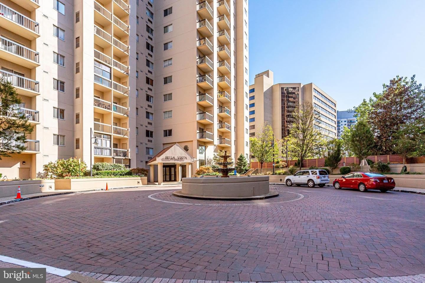 1211 S EADS ST #1203 – photo 4