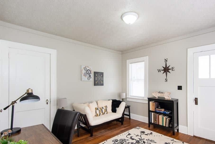 3 Bed 1 Bath In East Point – photo 2