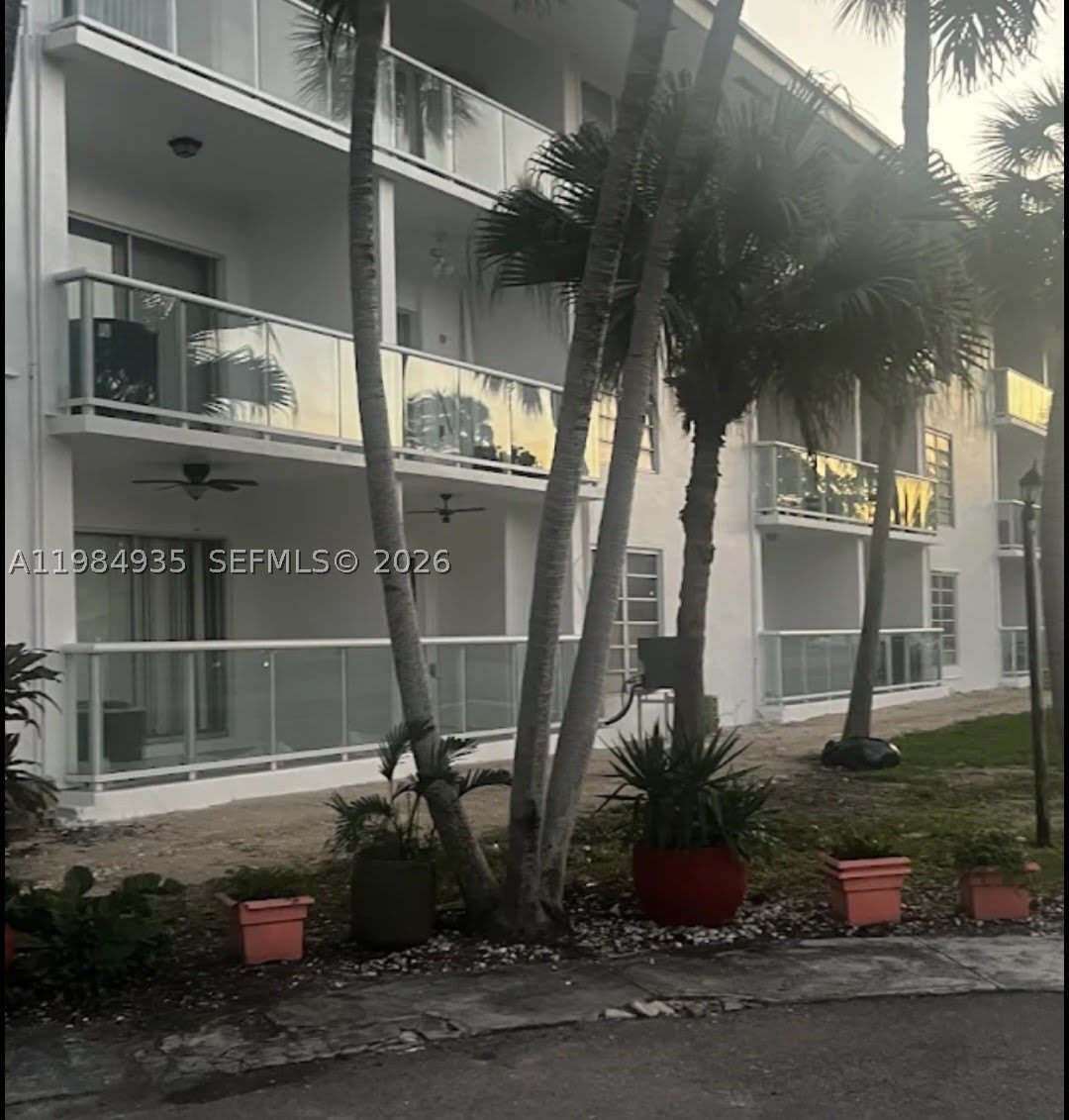 1600 NE 114th St – photo 2