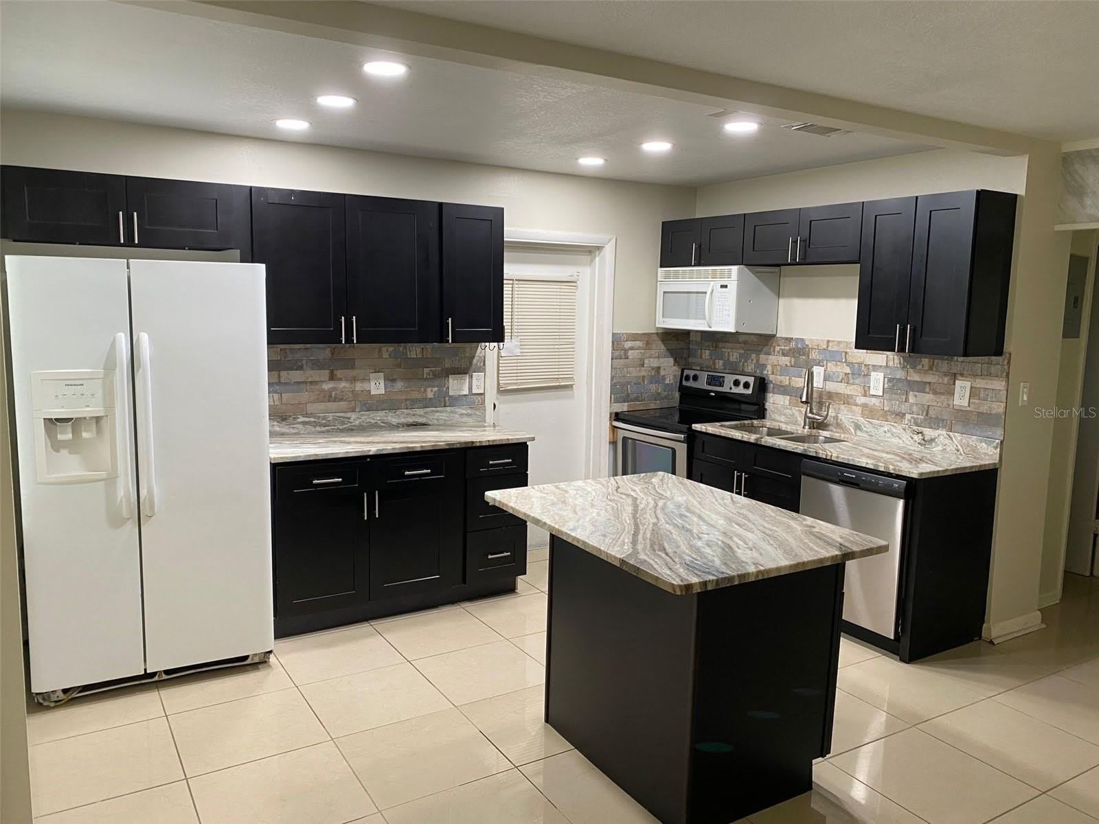 2605 PEMBROOK Drive – photo 4