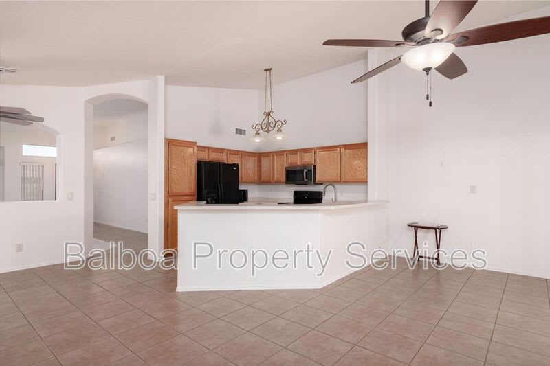 537 E Appaloosa Rd – photo 5