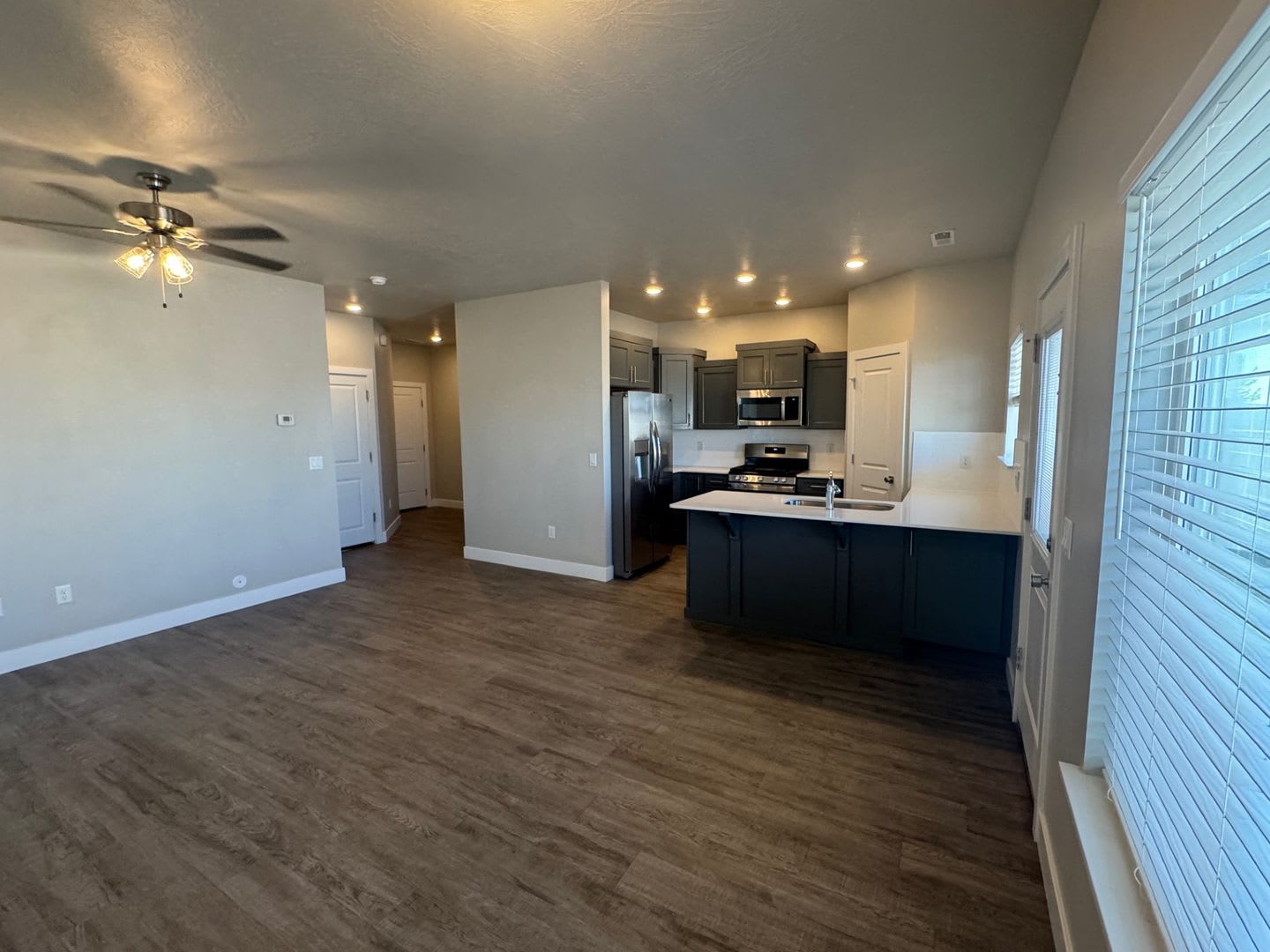 3 Bed 2 1 2 Bath Townhome – photo 5