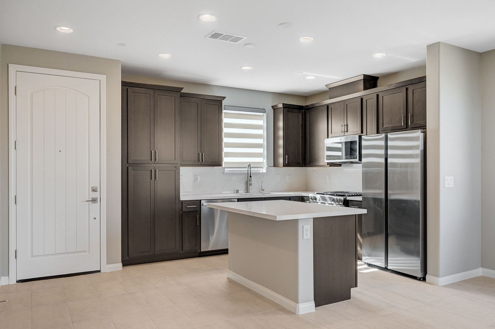 Stunning Summerlin Three Bedroom – photo 4
