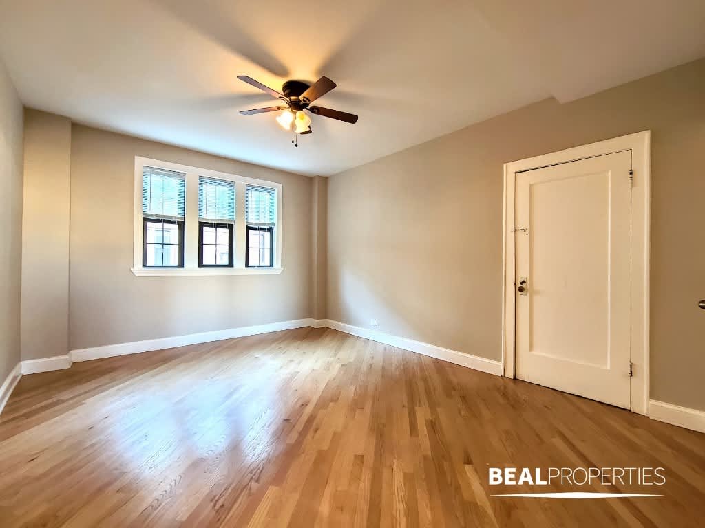 896 Green Bay Rd – photo 4