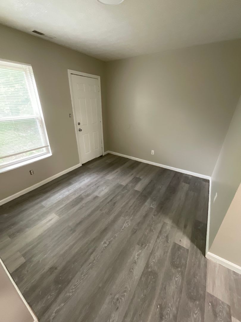 Newly Renovated 3 Bedroom 1.5 Baths – photo 4