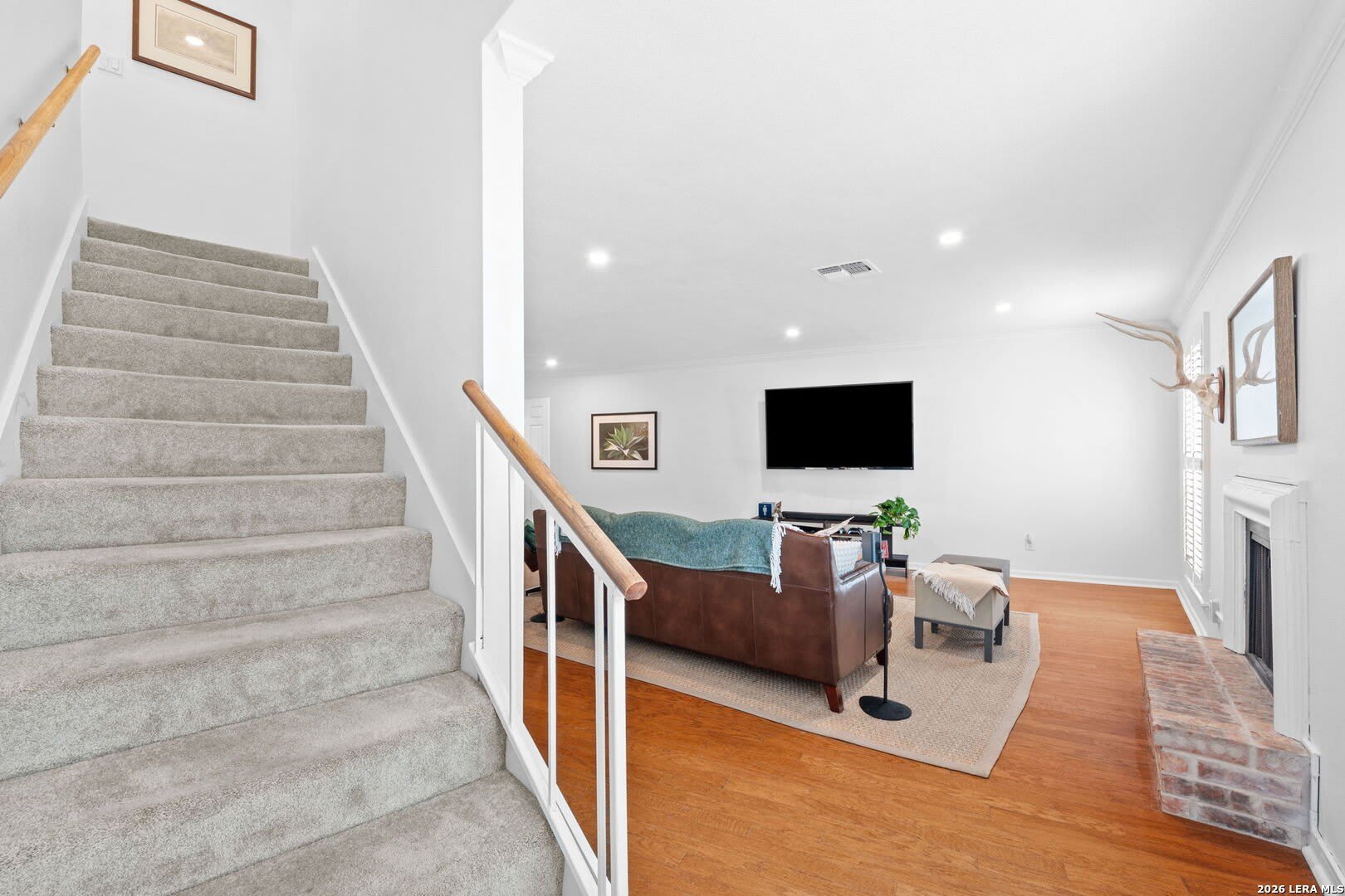 201 ELLWOOD ST – photo 2