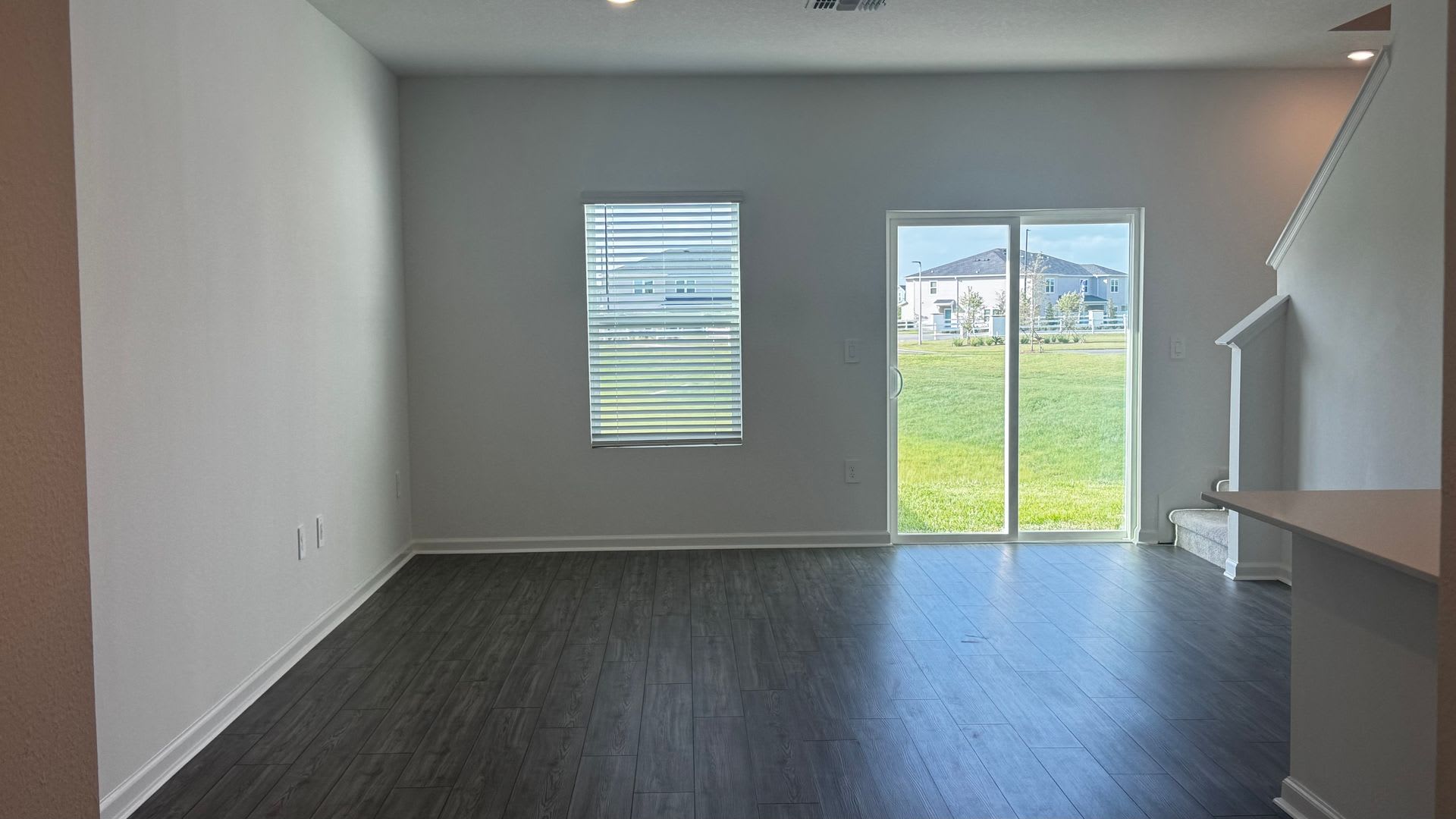 Brand New Modern Townhome in Marion Ranch – Move-in Ready! Internet, Trash & Lawn Care Included! – photo 2