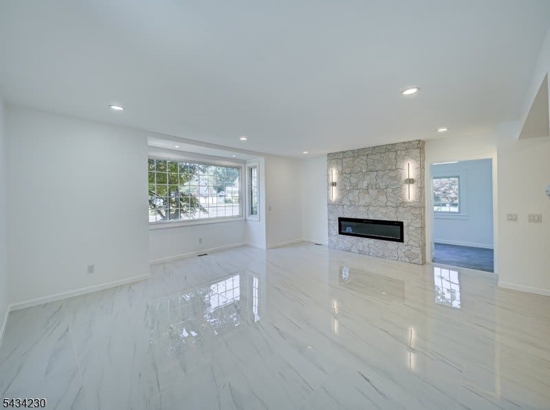 217 Heywood Ave – photo 3