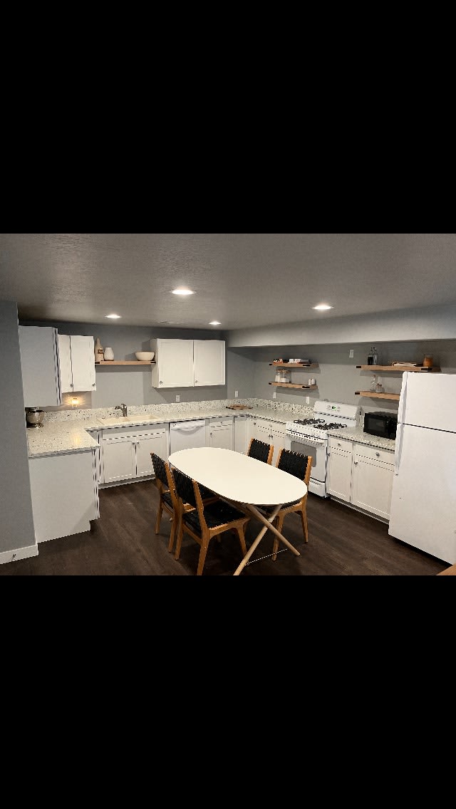 211 East Bayview Circle – photo 5