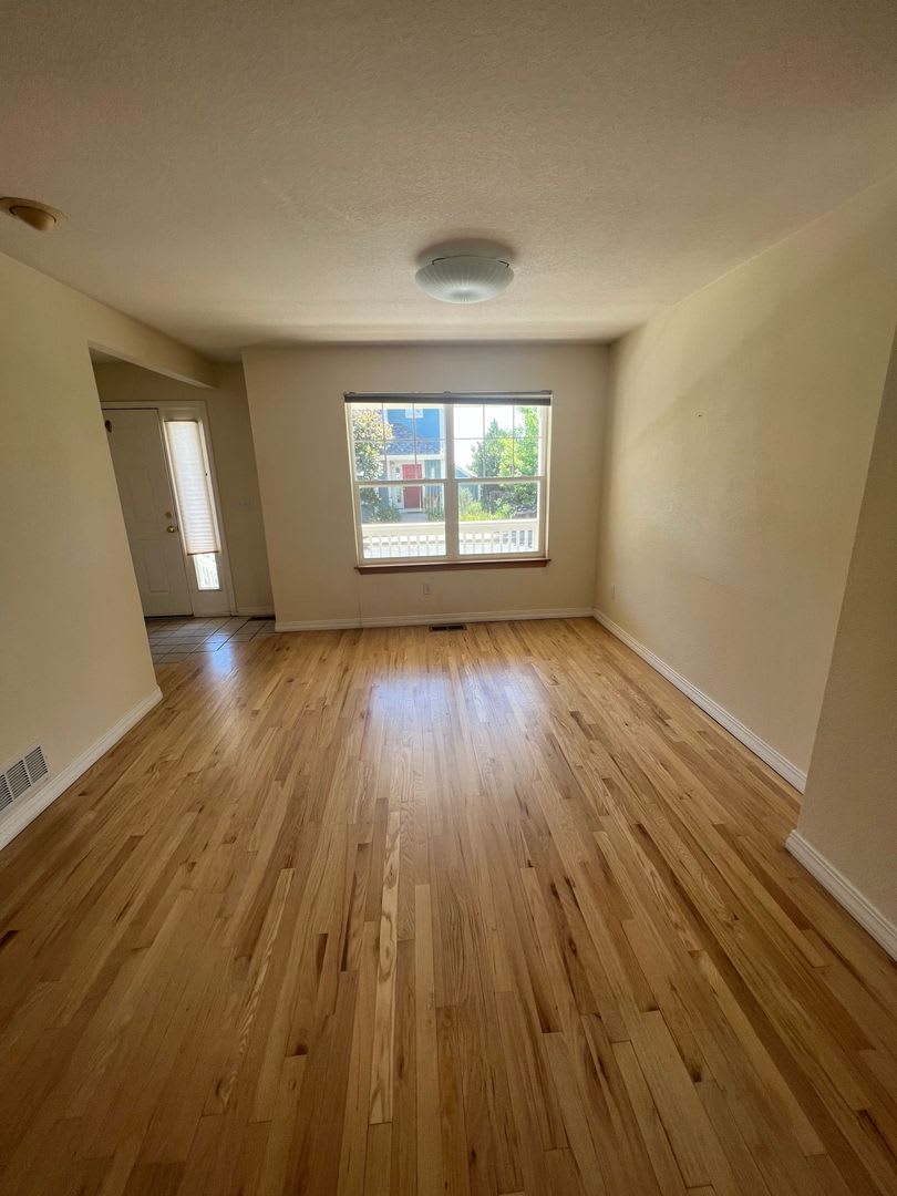 GORGEOUS 3 Bed 3 Bath Home In North Boulder – photo 2