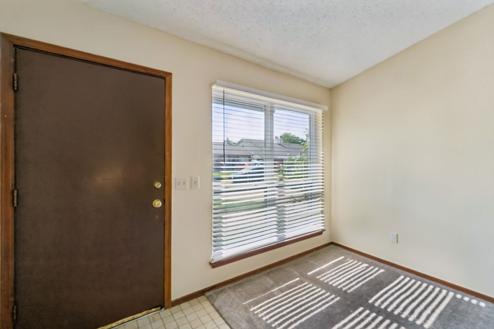 208 Hudson Pl – photo 2