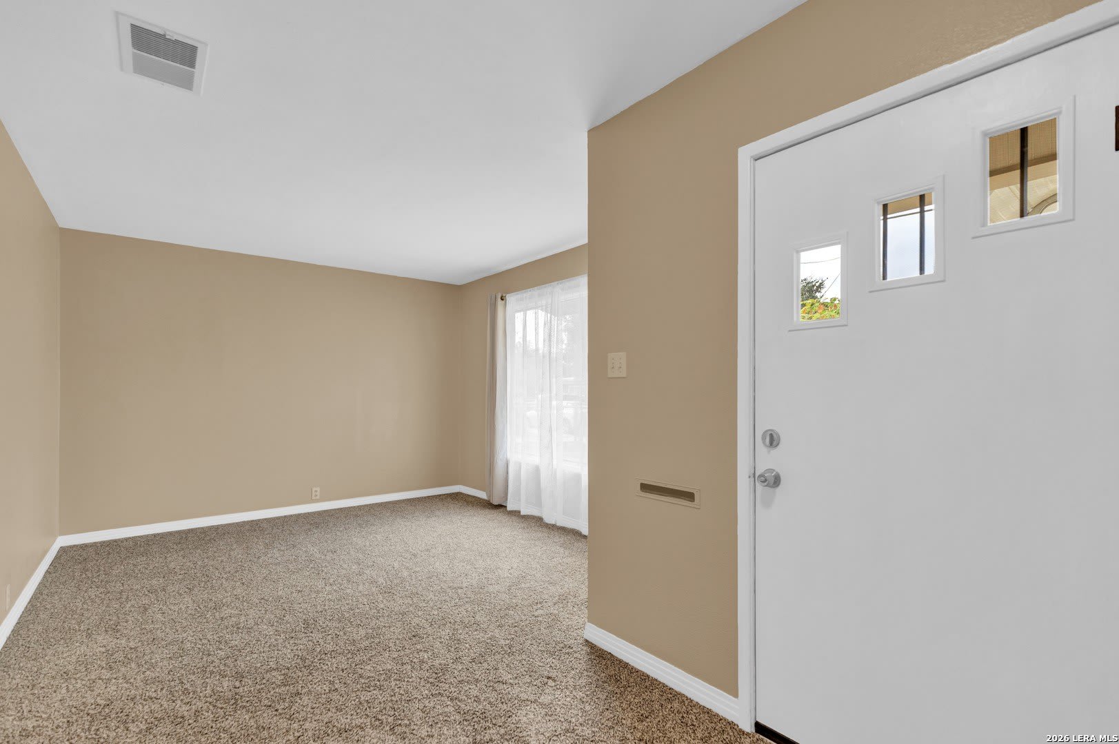 411 W Hart Ave – photo 3