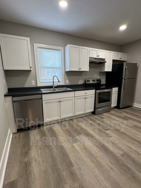 218 N Tacoma Ave – photo 4