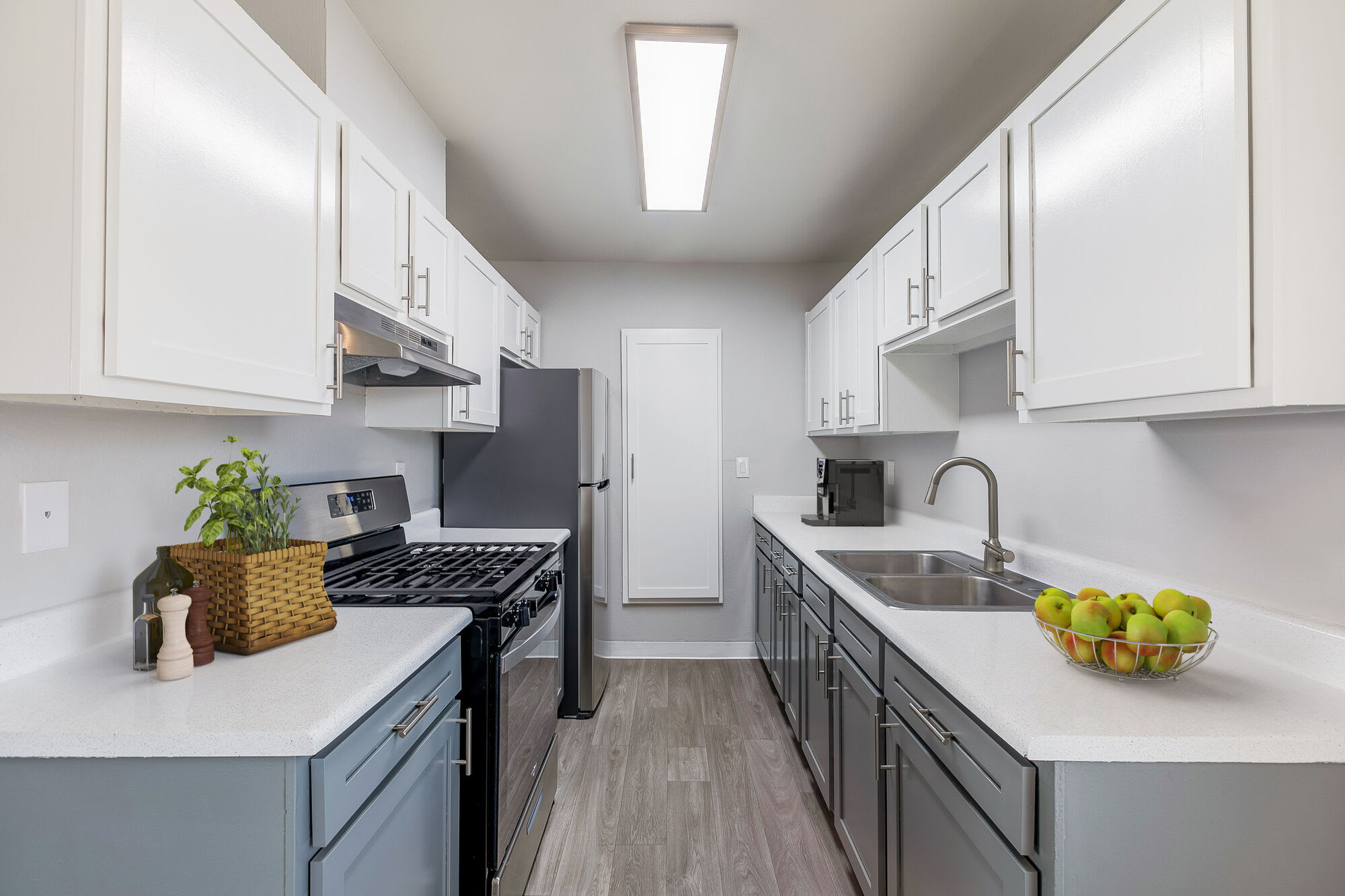 Valley Apartments – photo 4