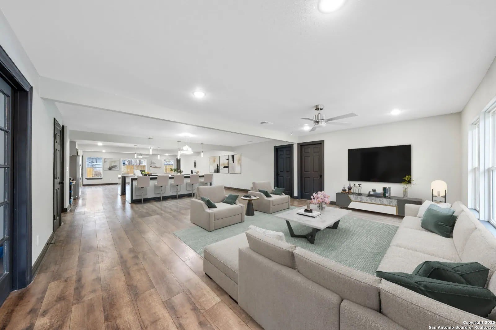 2643 W Gramercy – photo 3