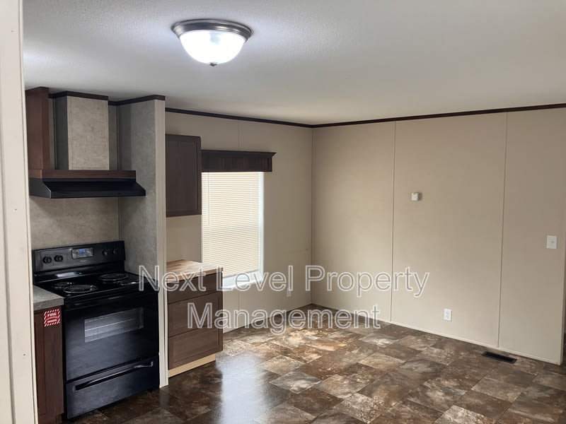 2115 Hwy 2 E – photo 4