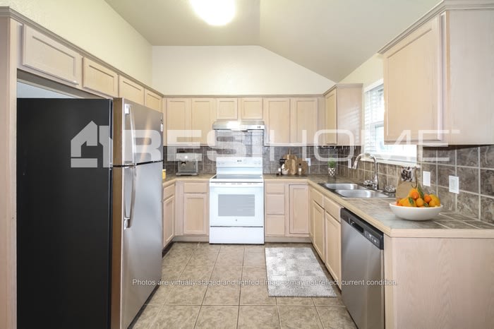 904 Beaumont Square – photo 2