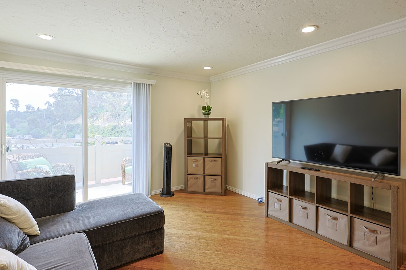 Gorgeous 2 Bedroom 2 Full Bath Near La Jolla Village – photo 4