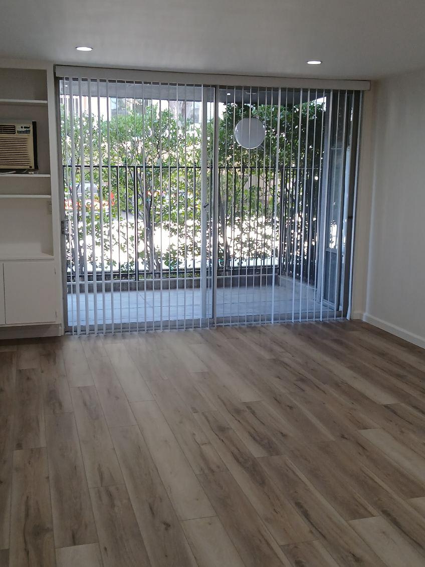 533 S Hudson Ave – photo 1