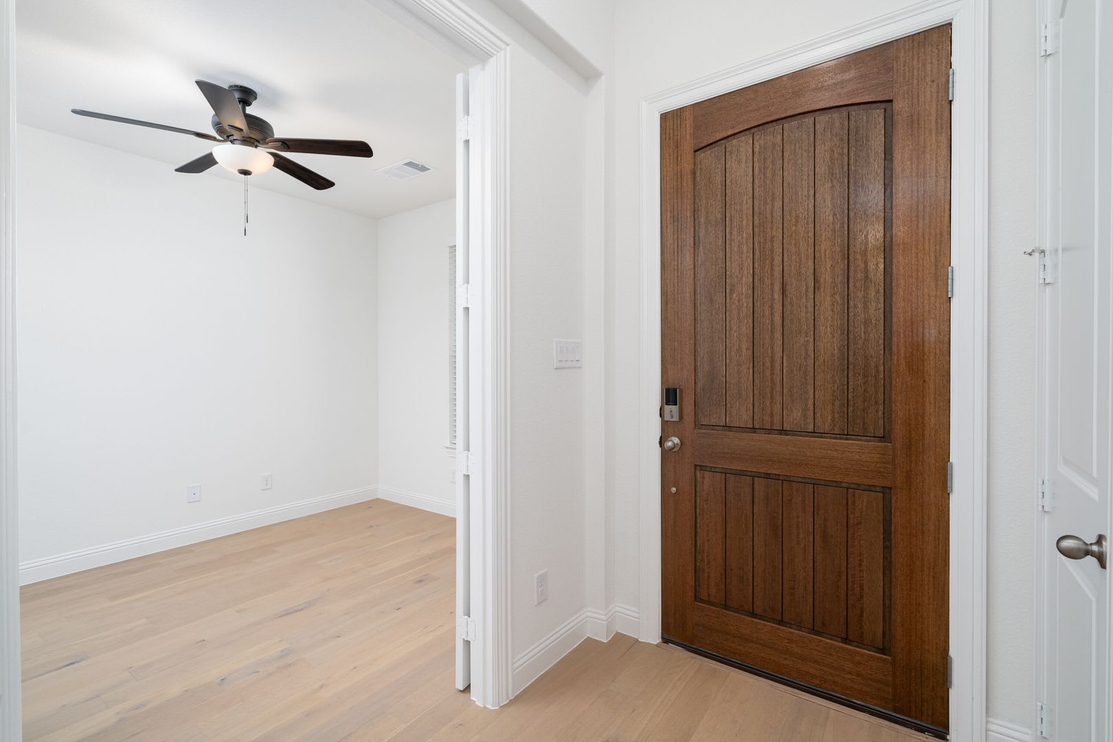 New Price 3Br Office Media Room 3 Car Garage In Cambridge Crossing – photo 5