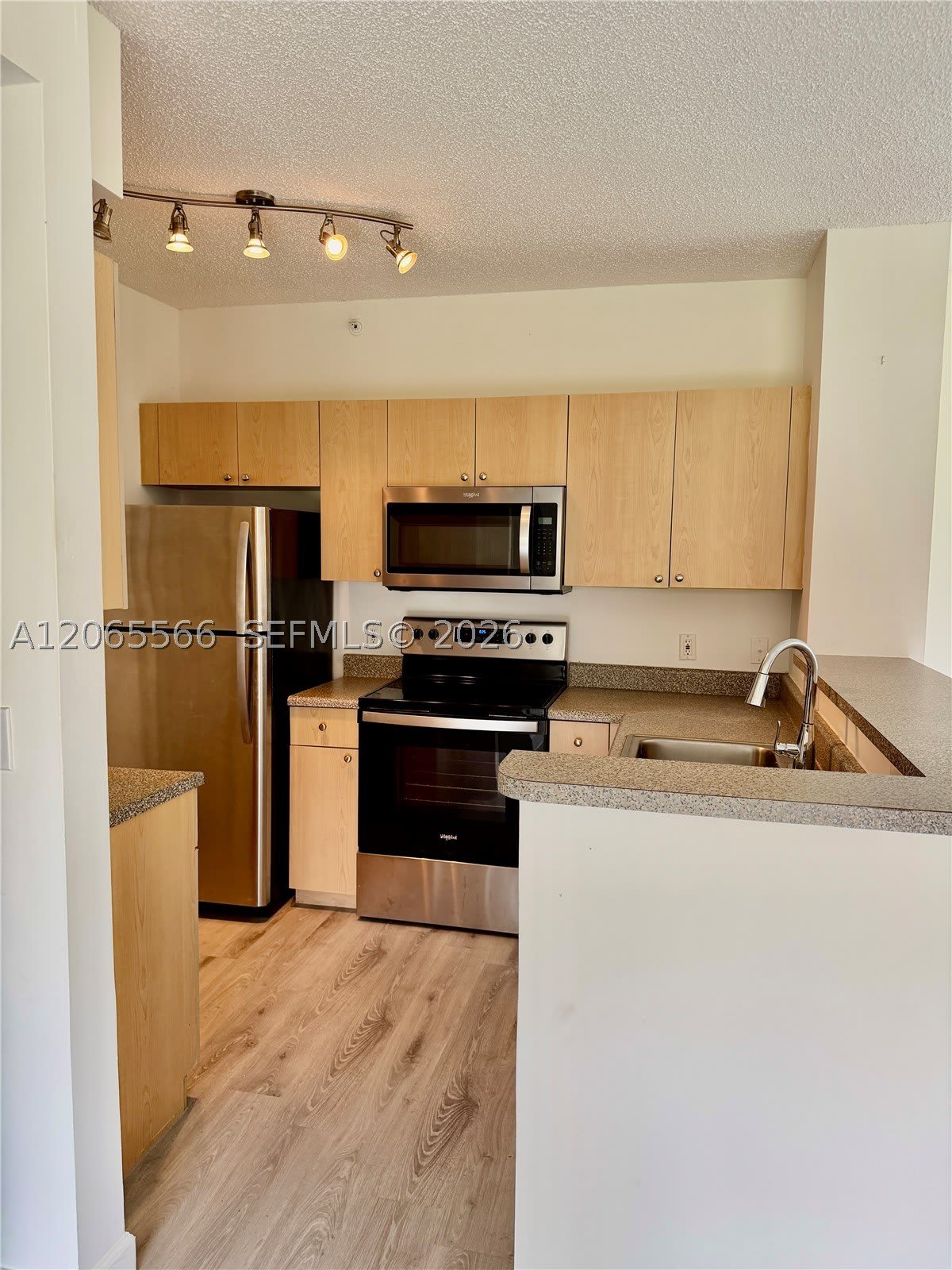 8010 N Nob Hill Rd – photo 5