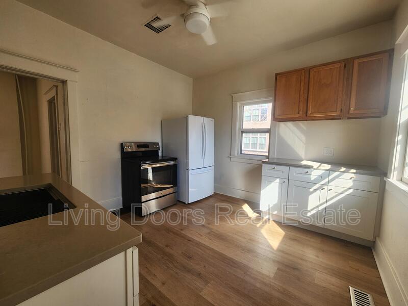 843 New Hampshire St – photo 2