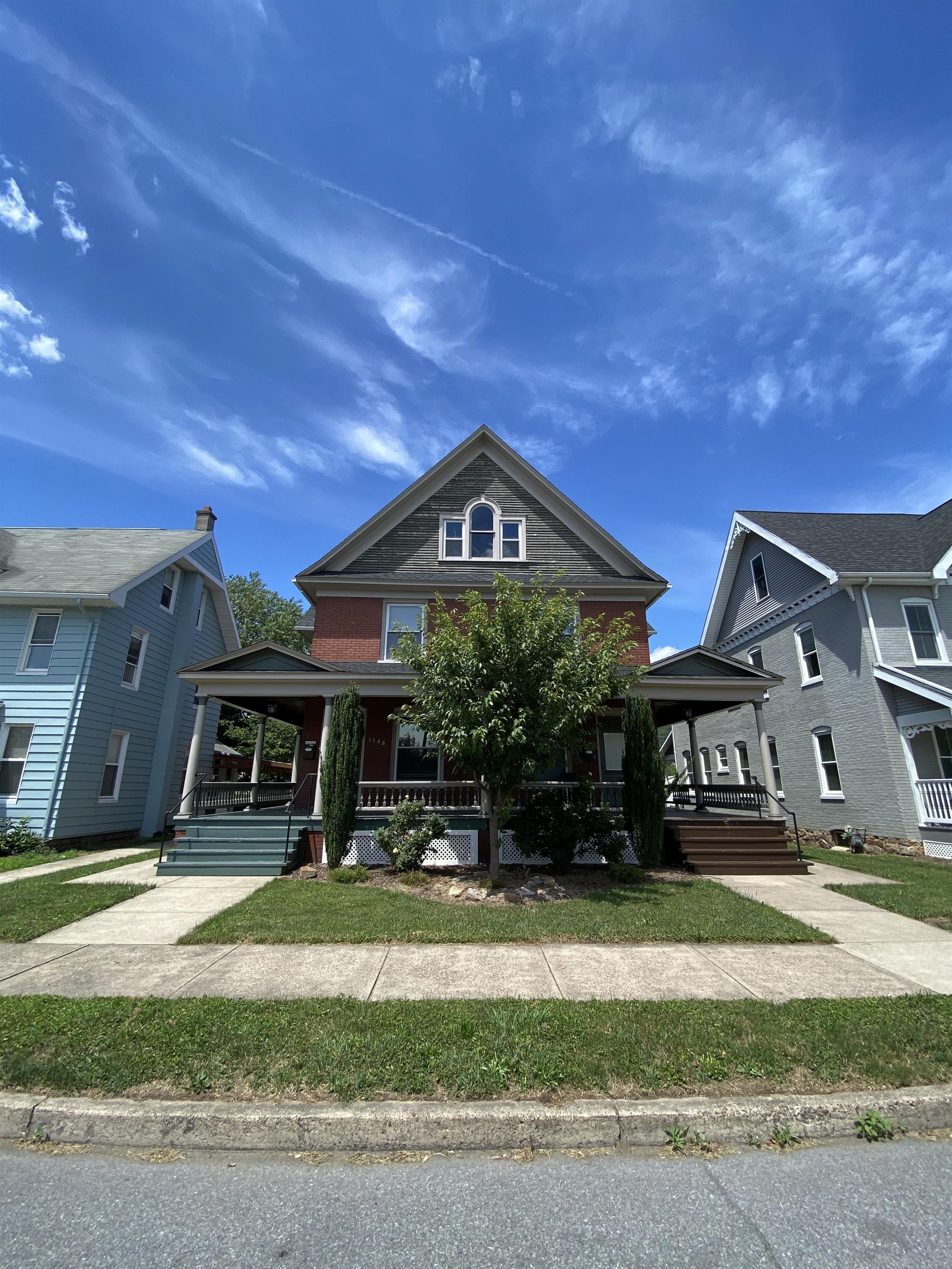 1146 Memorial Avenue – photo 3