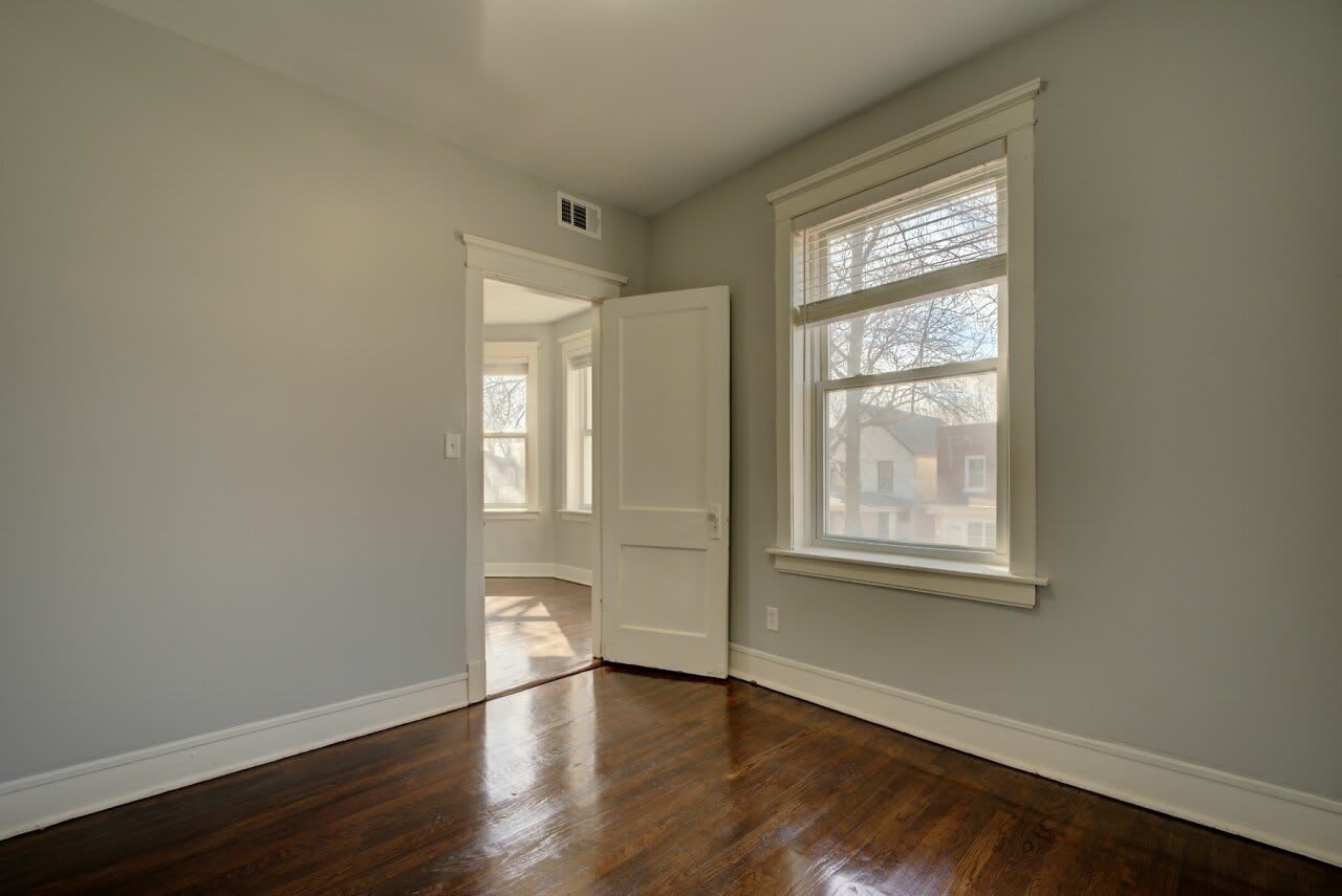 7331 S Dante Avenue – photo 3