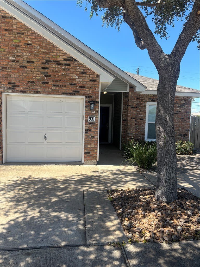 931 Moore Avenue – photo 2