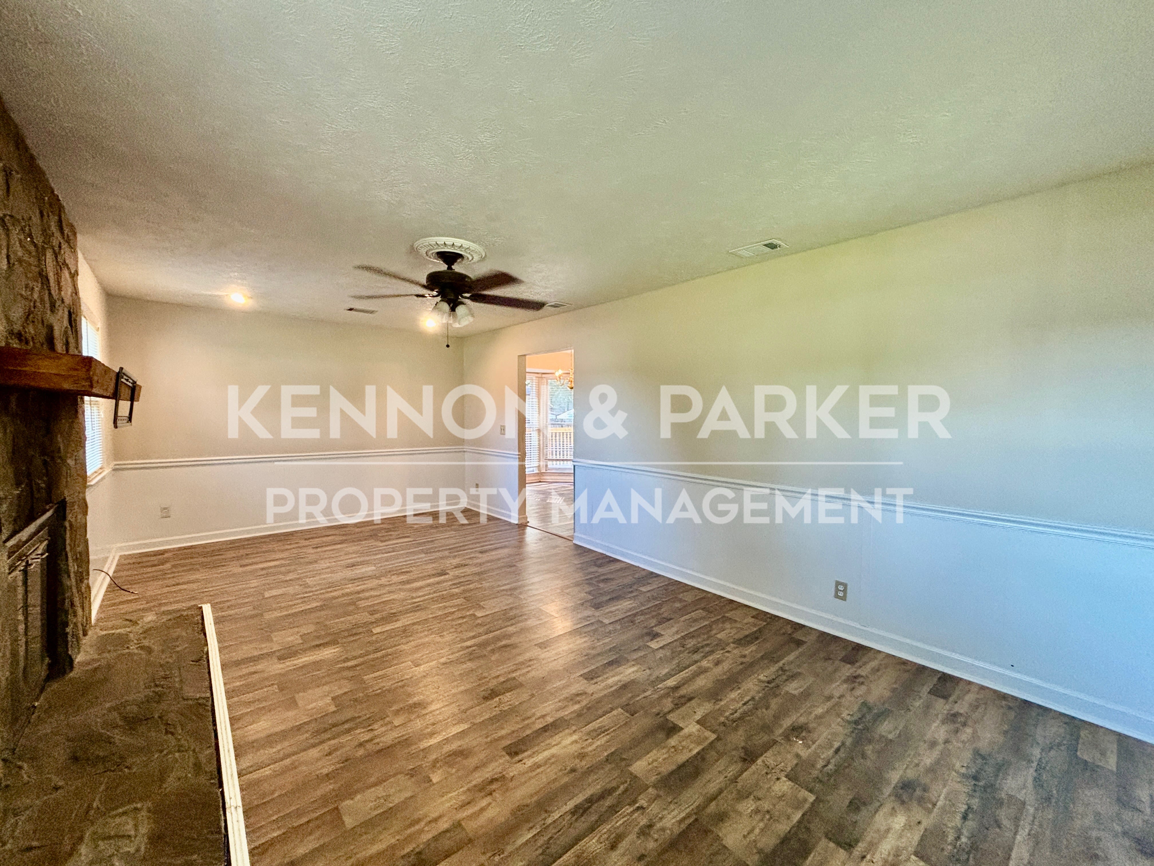 4494 Longview Dr – photo 5