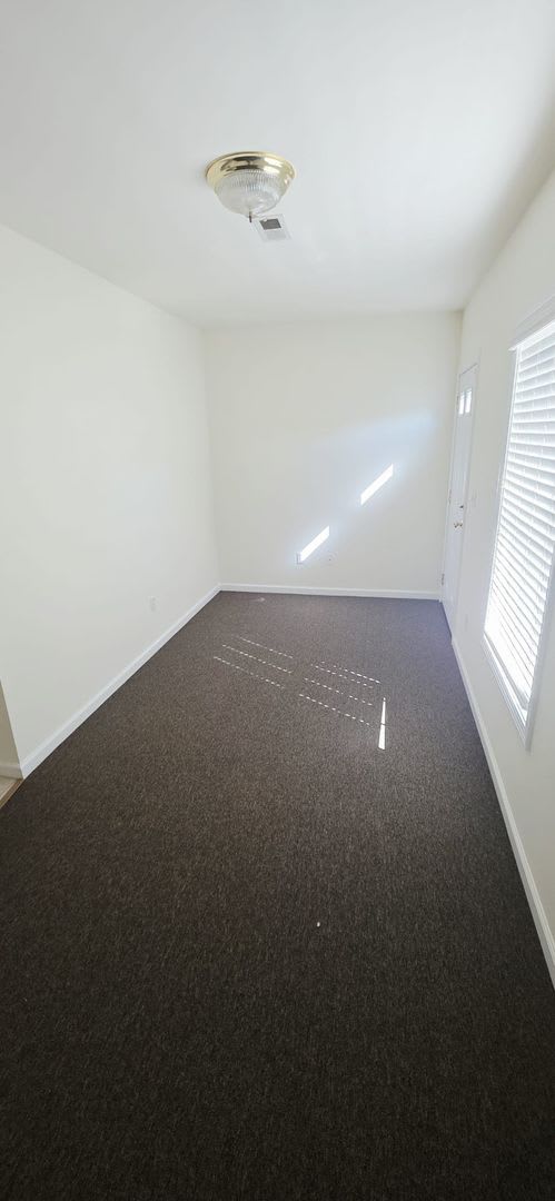 Spacious 2BR North End Townhouse w/ Garage & In-Unit Laundry – photo 3