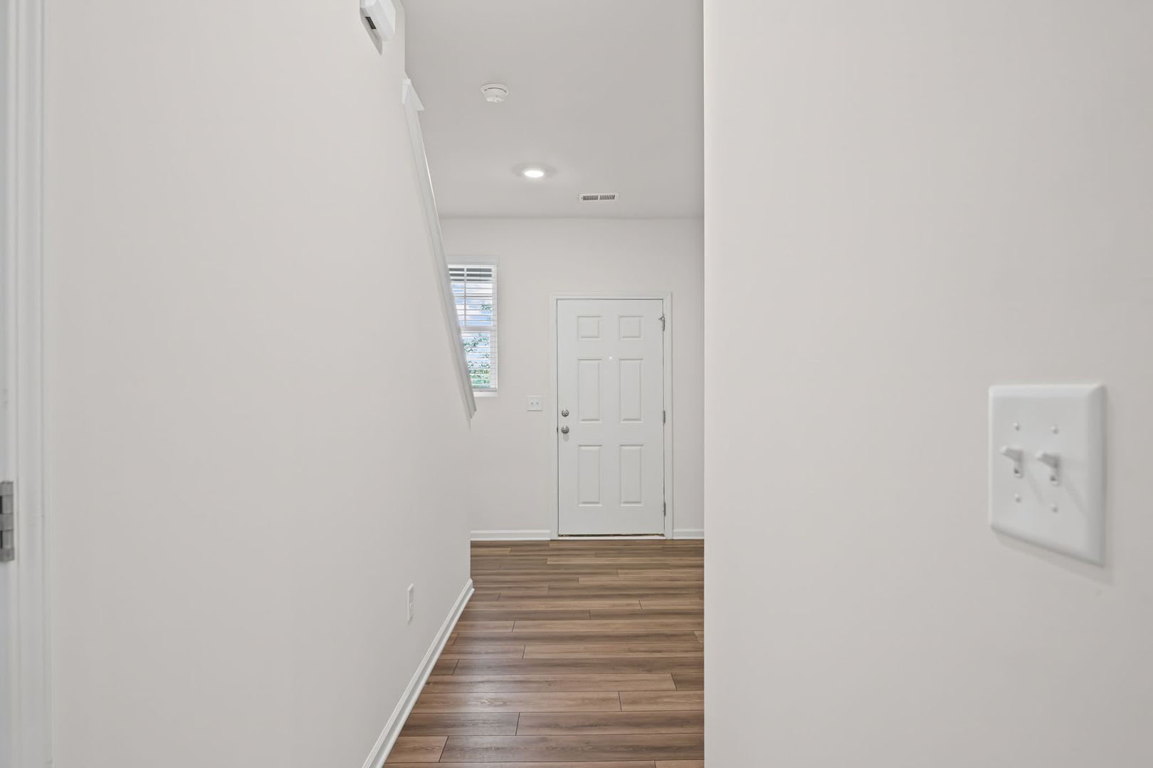 Move In Special 500 Off 1St 2 Months With A 9 15 Move In Date Or Sooner Welcome Home Beautiful 3 Bedroom 2 5 Bathroom Townhome Located In Cartersville Must See – photo 3