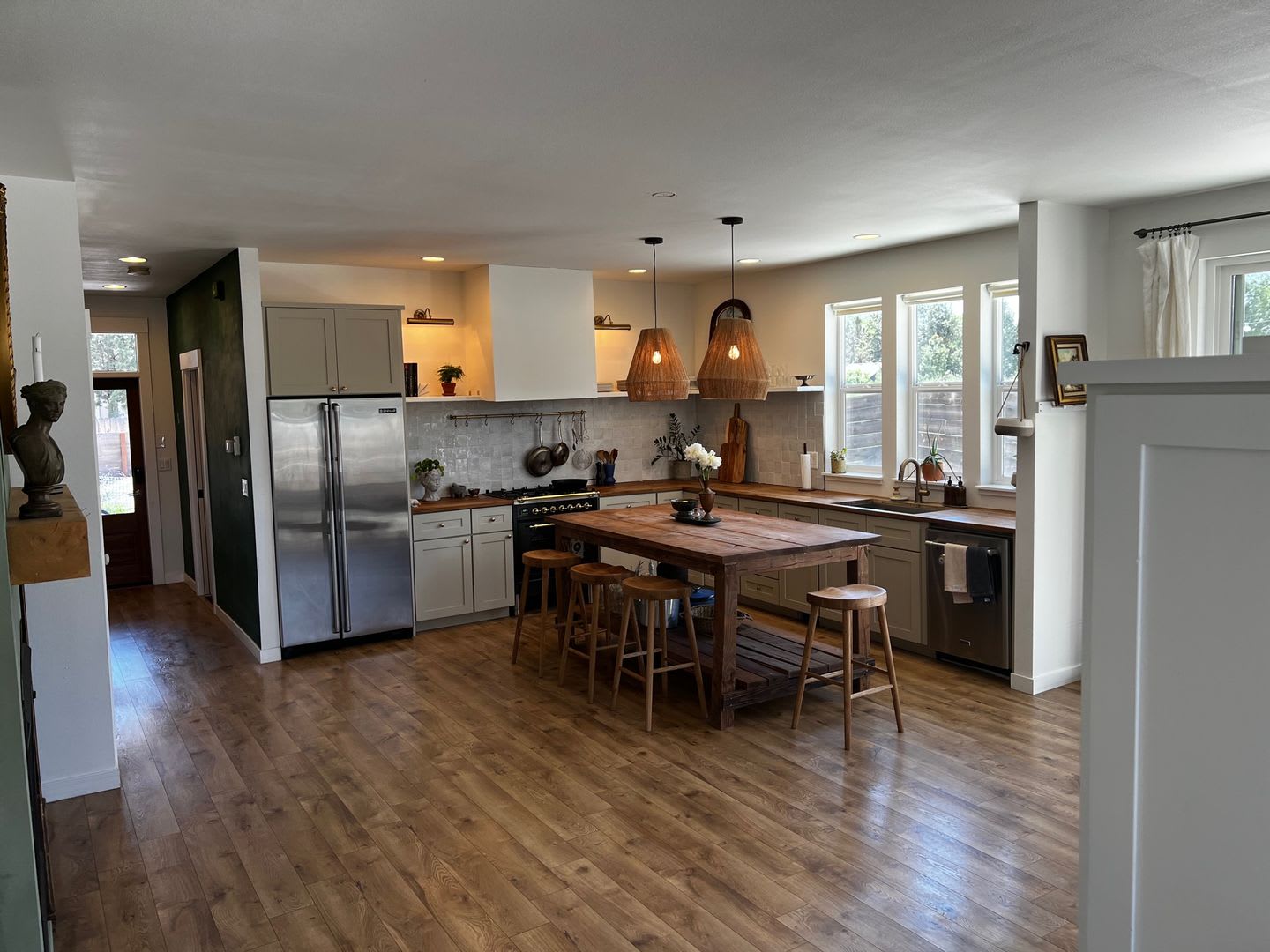 Bend Modern Mountain Bungalow! 20655 Cooley Rd – photo 2
