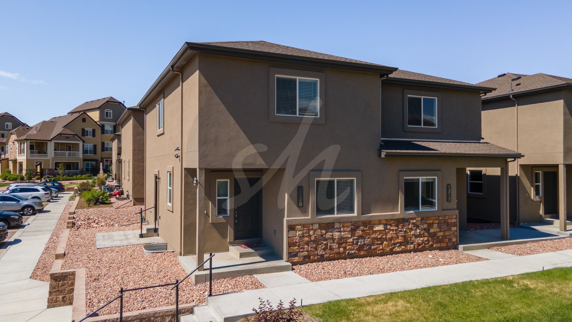 Modern Living Townhome In Palomino Ranch – photo 1