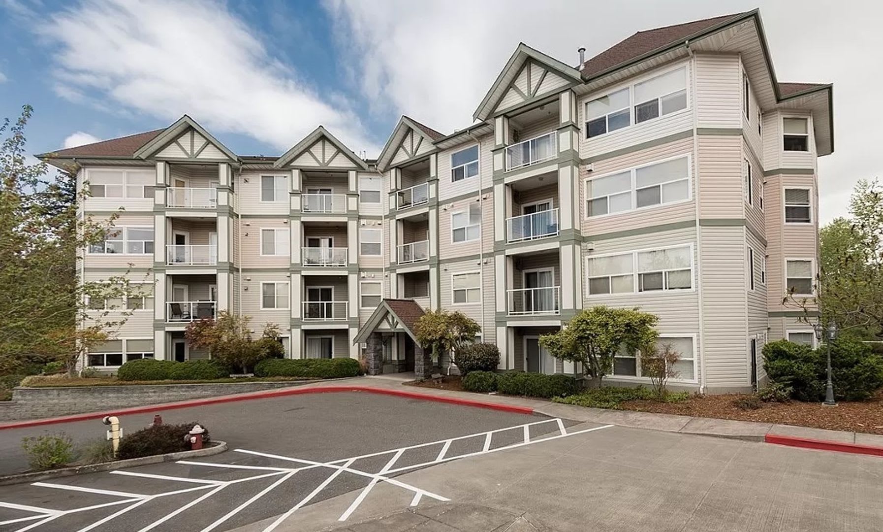 Spacious 2 Bed, 2 Bath Condo – photo 1