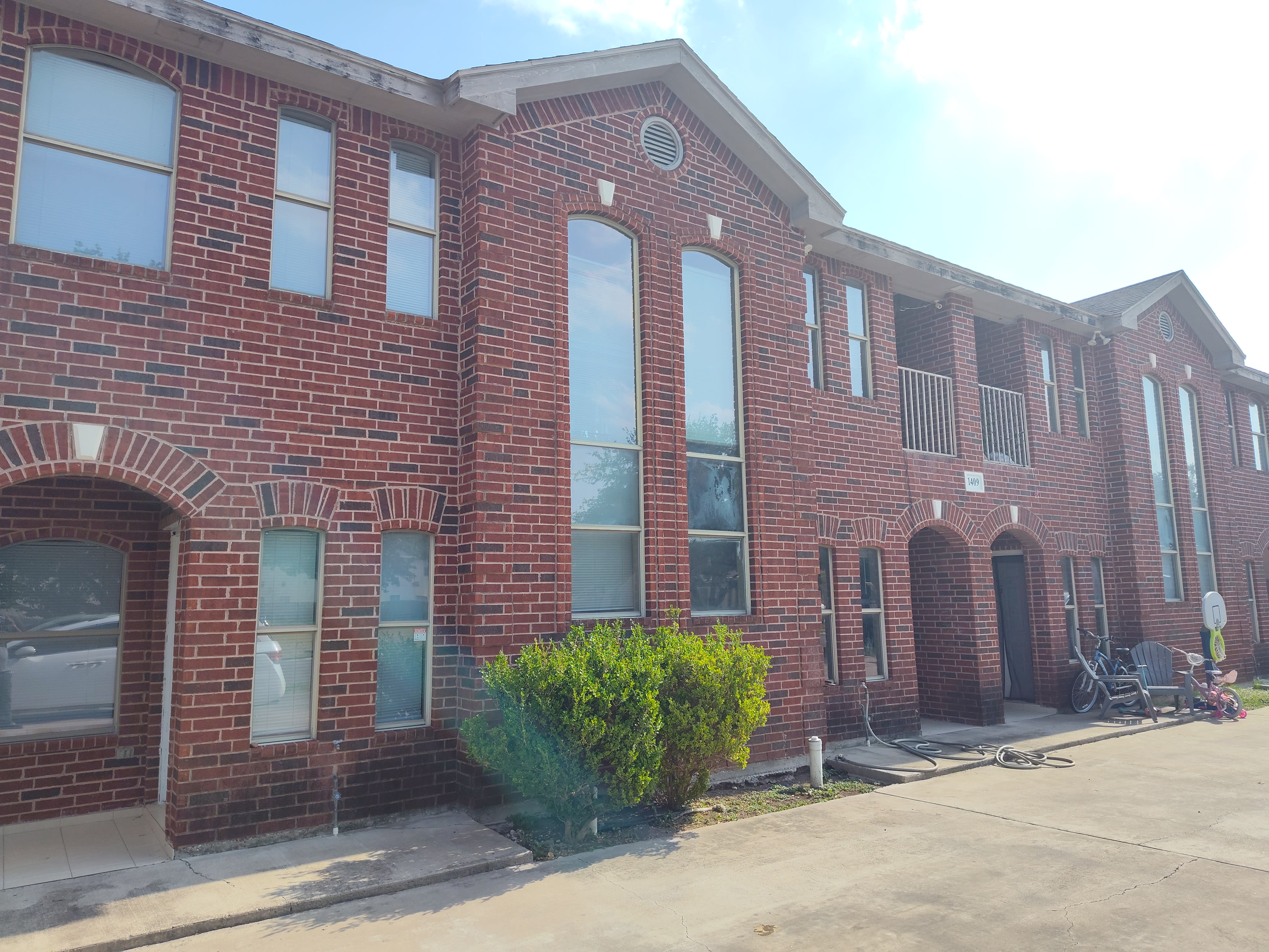 1409 West Kiwi Avenue – photo 1