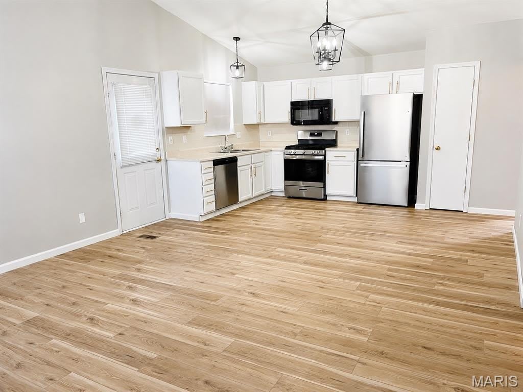 1461 Surrey Lane – photo 3