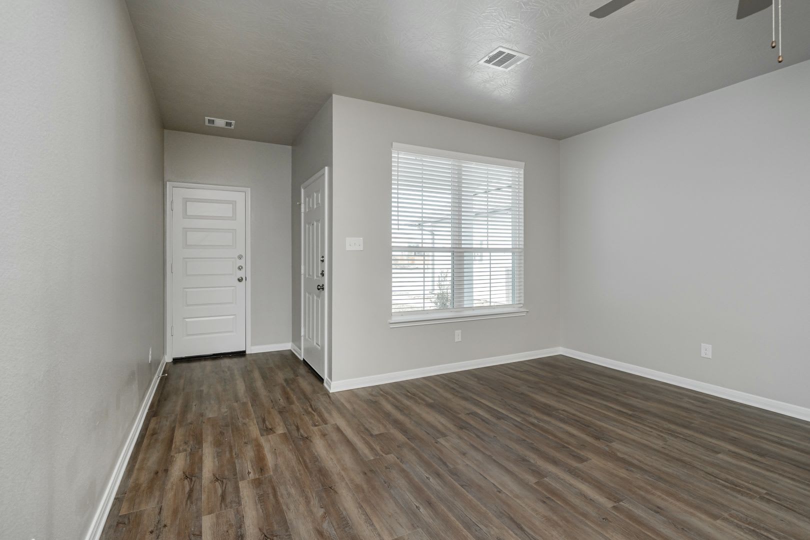 Where Style Meets Comfort: Elevate Your Living Experience – photo 3