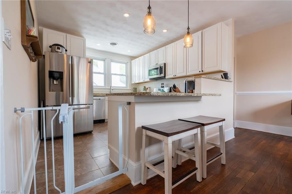 4500 Newport Avenue – photo 5