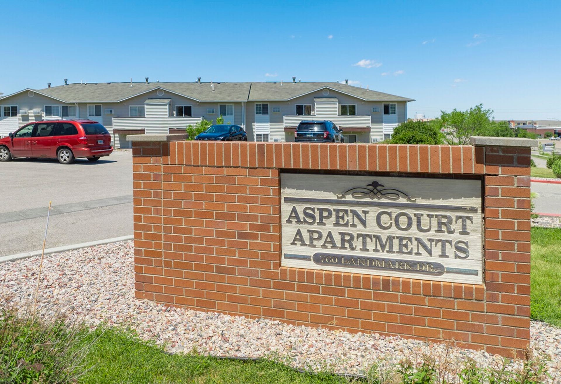 Aspen Court Apartments – photo 1