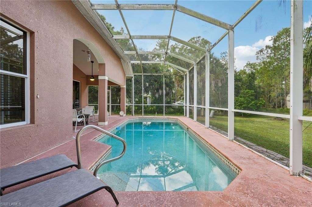 2621 Golden Gate Blvd W – photo 2