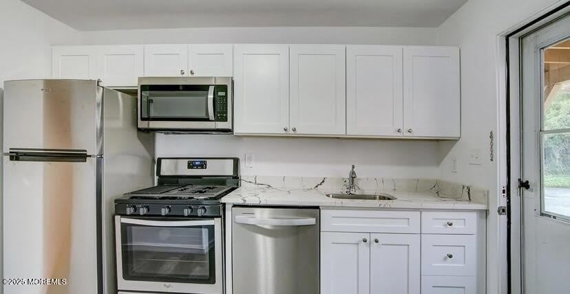 728 Greens Avenue – photo 3