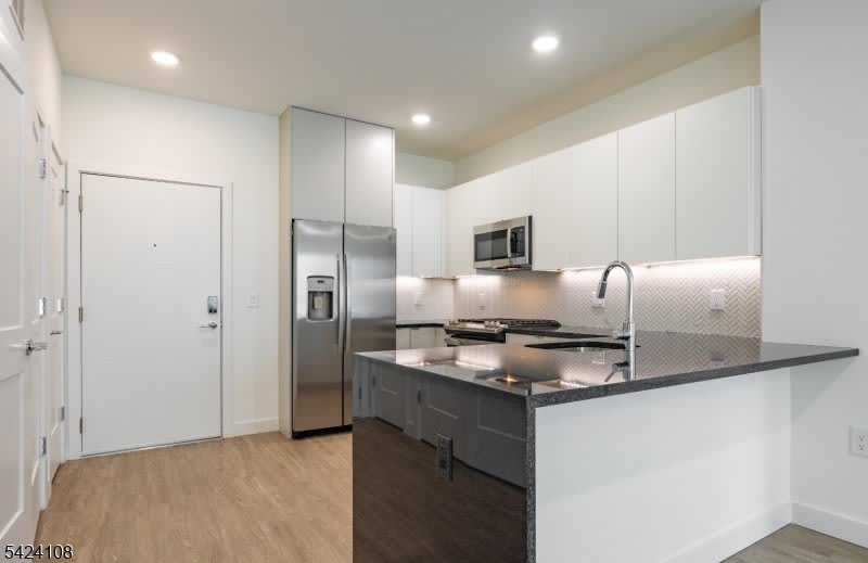 558 Market St – photo 4