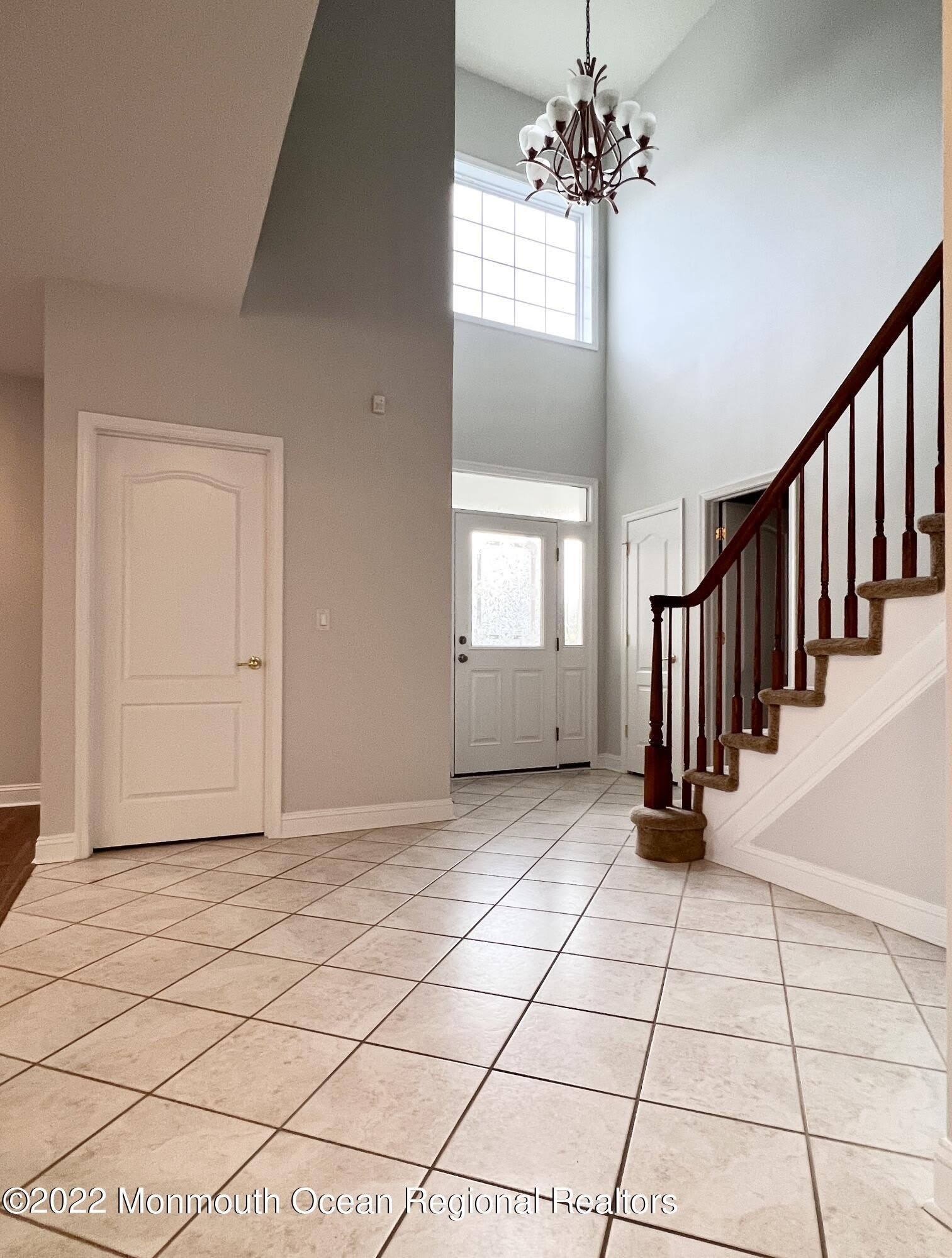 1 Hendrickson Court – photo 4