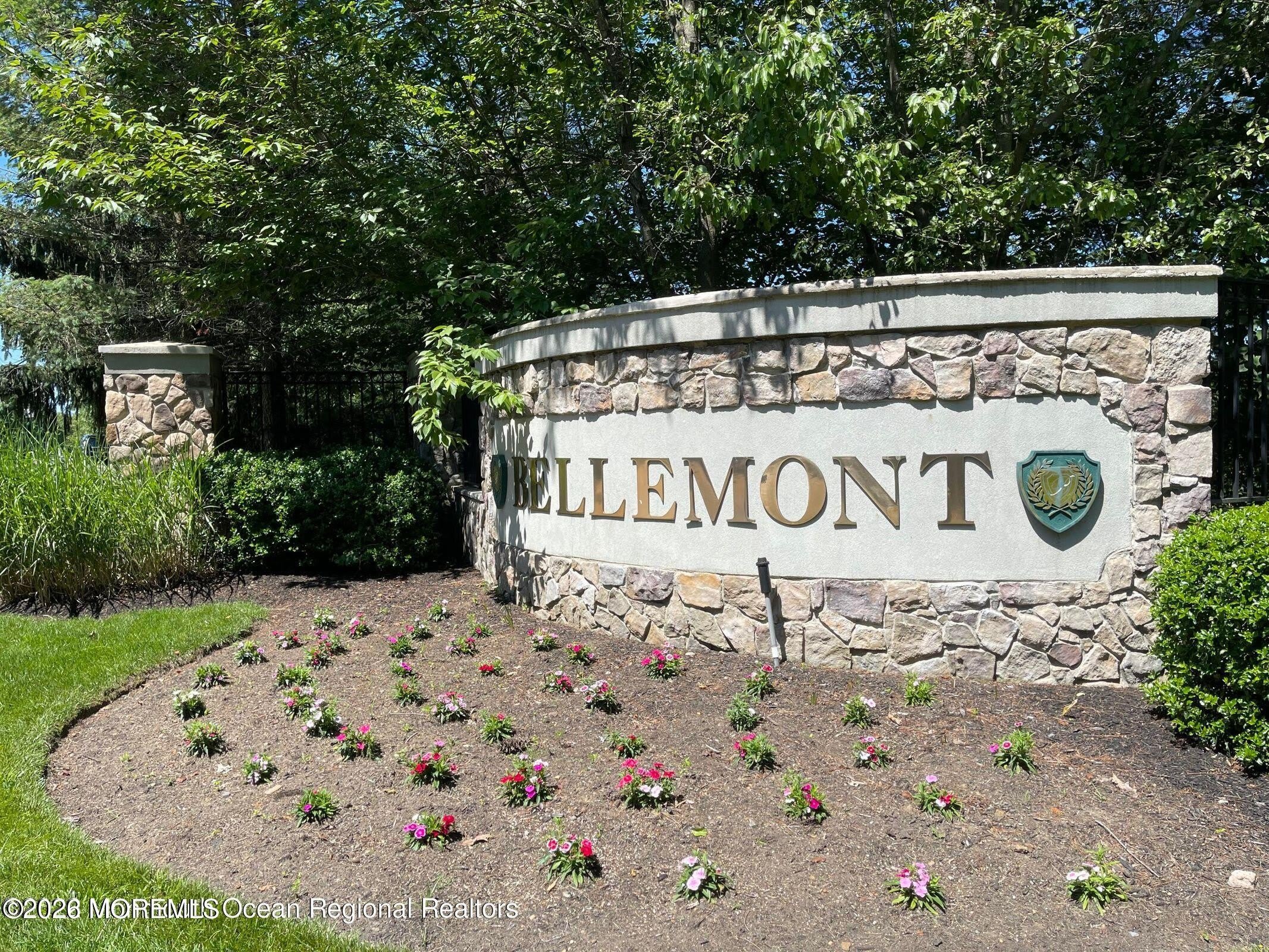 350 Bernard Drive – photo 3