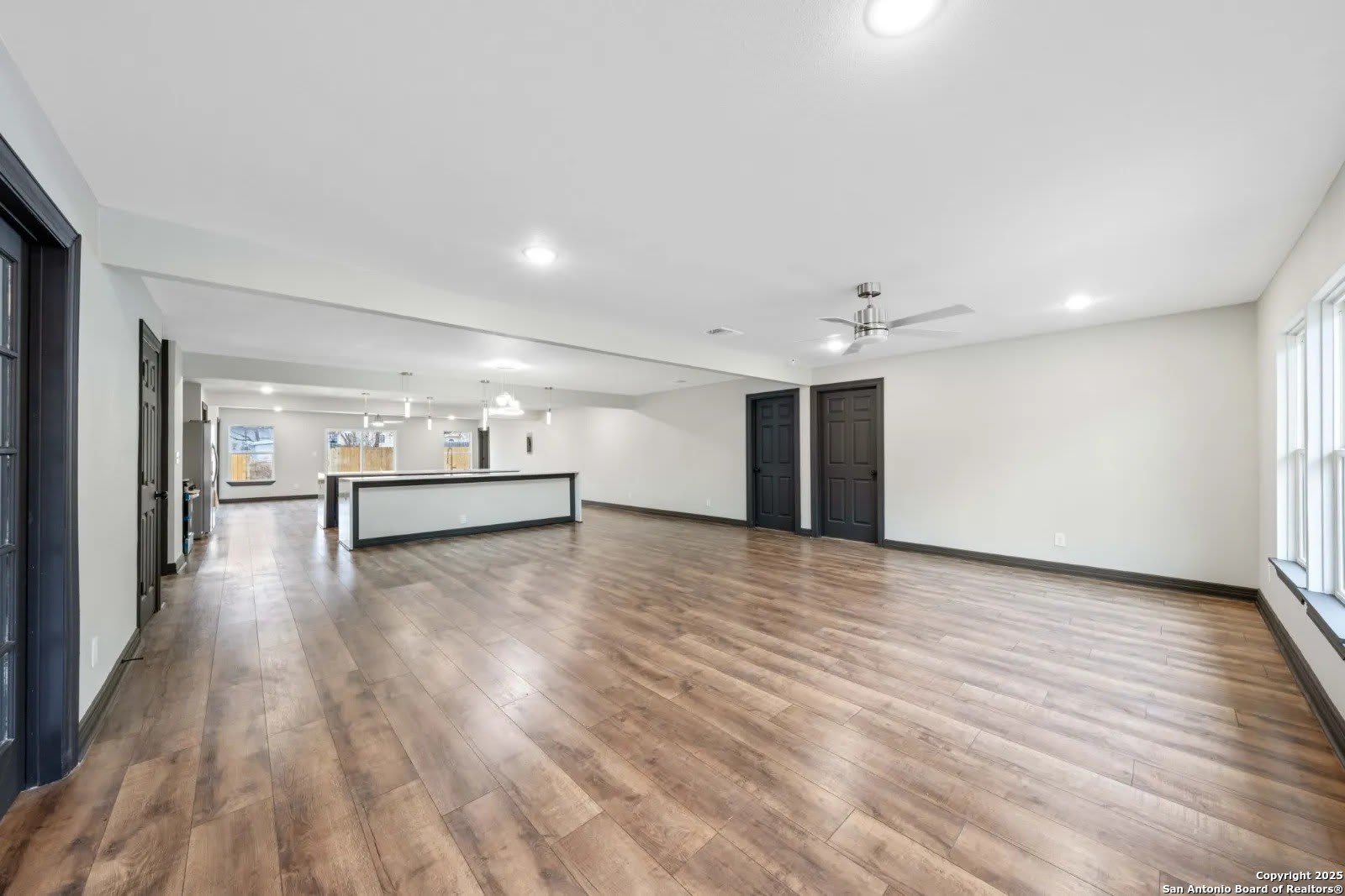 2643 W Gramercy – photo 4
