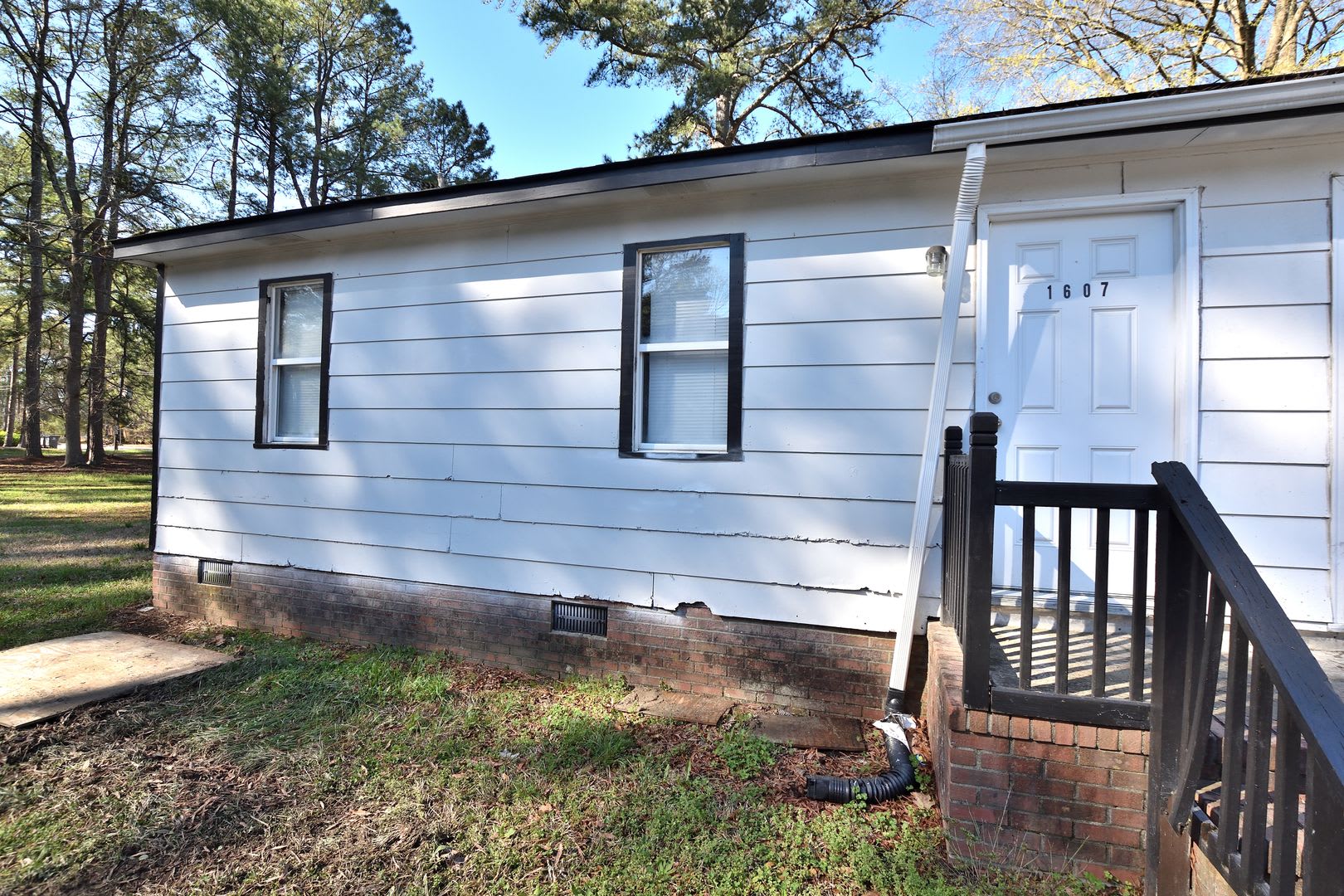 1607 Charter Drive – photo 1