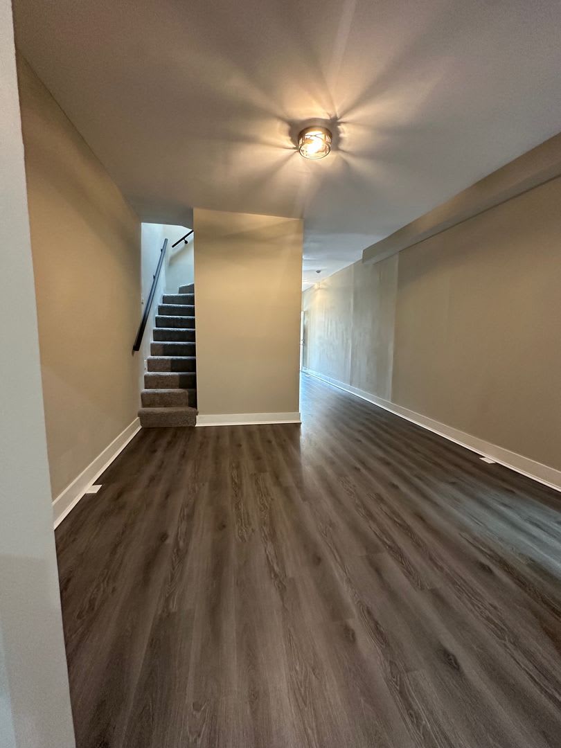 Newly Renovated 4Br 2Ba Family Home In Winchester Outdoor Space Modern Kitchen More – photo 5