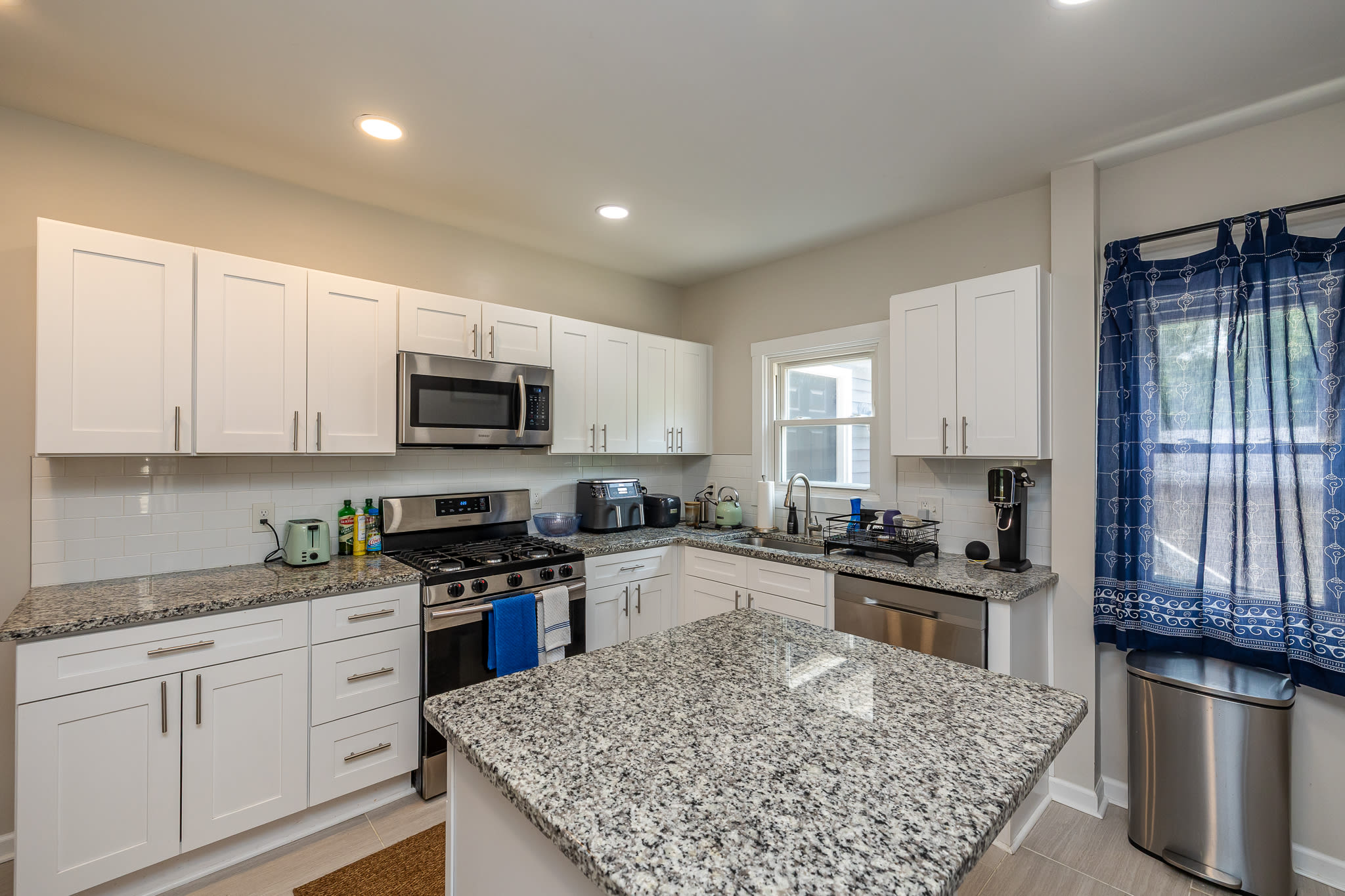 2588 Queenston Rd – photo 3