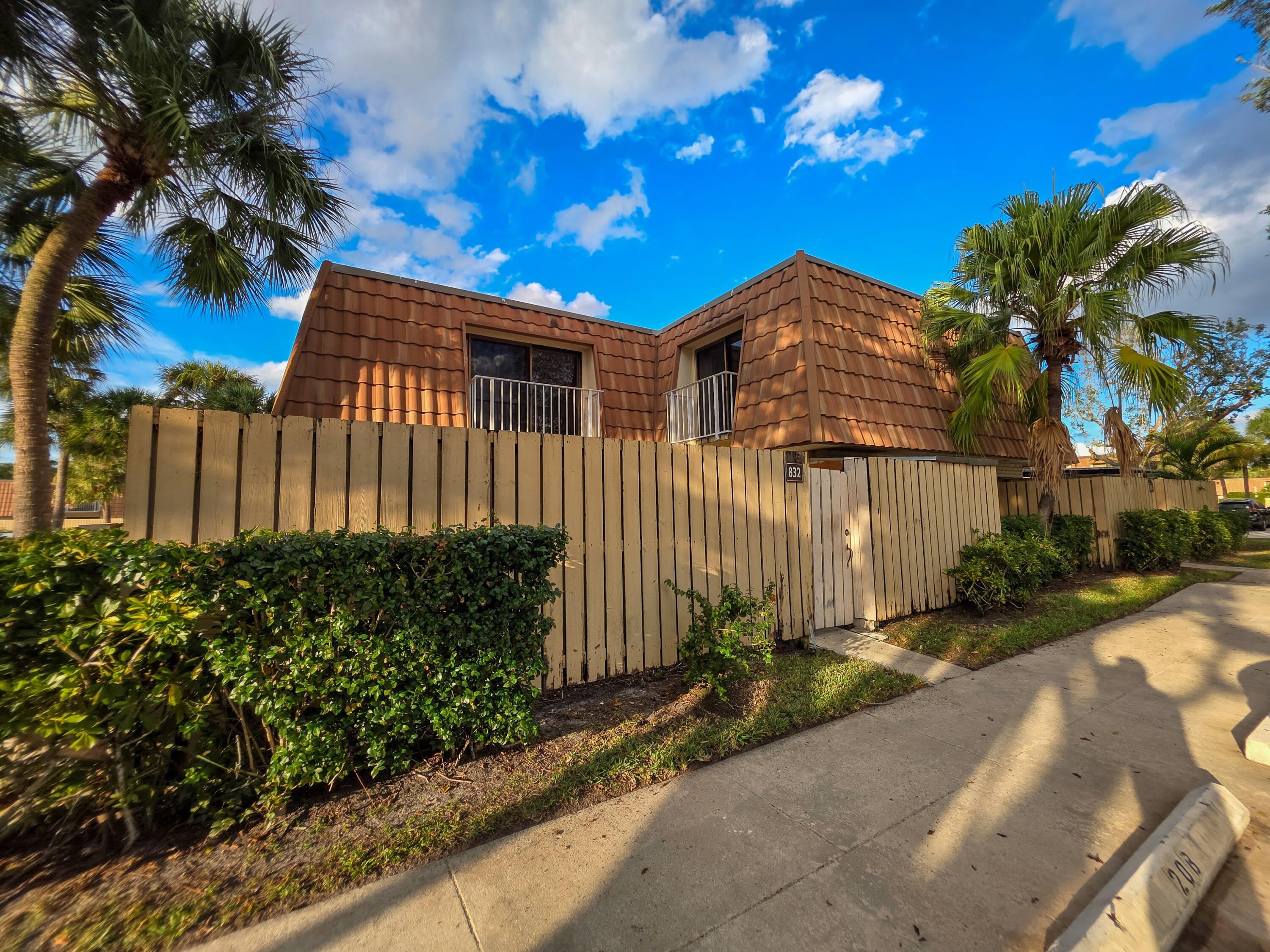 832 BLUE RIDGE Circle – photo 1